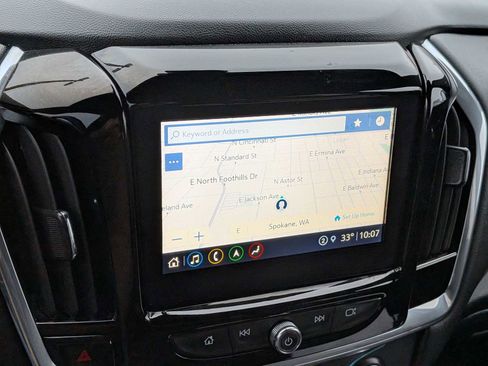 Used 2023 Chevrolet Traverse RS image 30