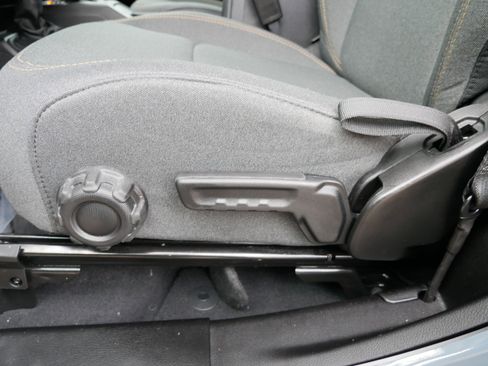 Used 2025 Jeep Wrangler Sport S image 14