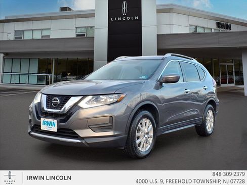 Used 2018 Nissan Rogue SV image 4