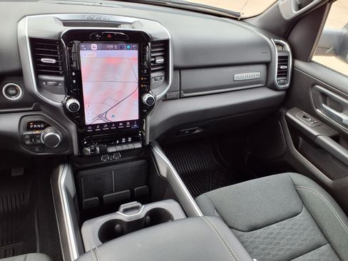Used 2025 RAM 1500 Big Horn AWD/4WD image 4