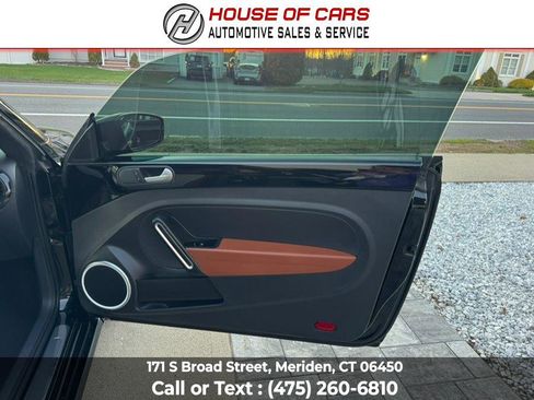 Used 2015 Volkswagen Beetle 1.8T Classic FWD image 19