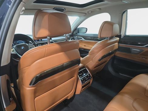 Used 2018 BMW 740i RWD image 12
