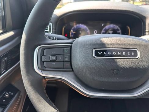 Used 2025 Jeep Wagoneer Series III w/ Premium Group I AWD/4WD image 20