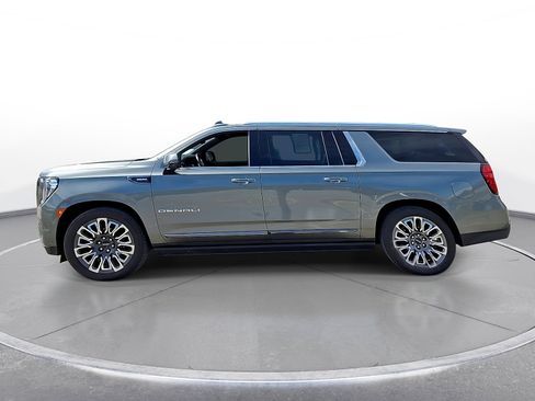 Used 2023 GMC Yukon XL Denali Ultimate image 5