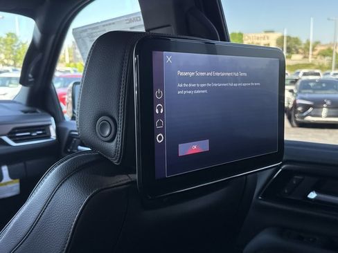 New 2026 GMC Yukon Denali w/ Denali Reserve Package AWD/4WD image 9