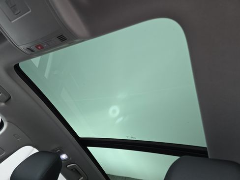 New 2026 Volkswagen Taos SE FWD image 29