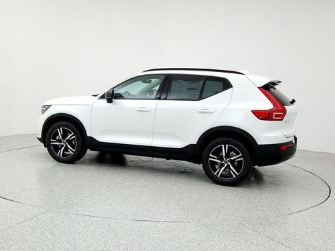 New 2026 Volvo XC40 B5 Core w/ Climate Package image 7