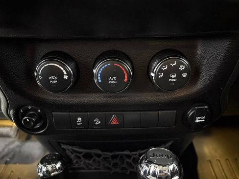 Used 2017 Jeep Wrangler Unlimited Sport w/ Quick Order Package 24S AWD/4WD image 16