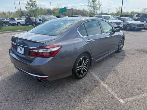 Used 2016 Honda Accord Sport image 5