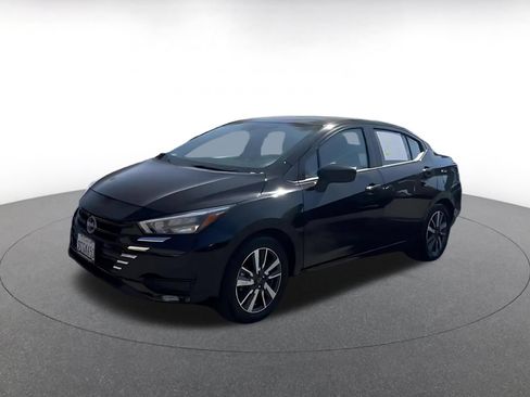 Used 2025 Nissan Versa SV FWD image 7