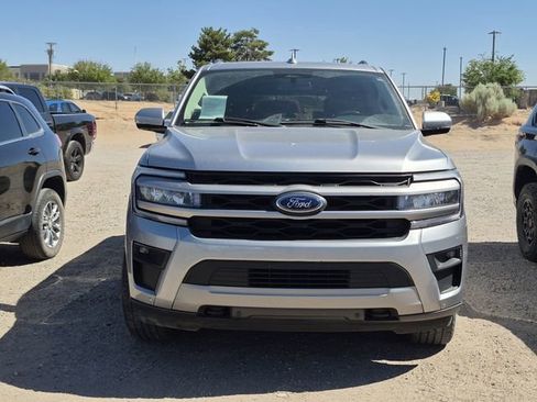 Used 2022 Ford Expedition Max XLT AWD/4WD image 2
