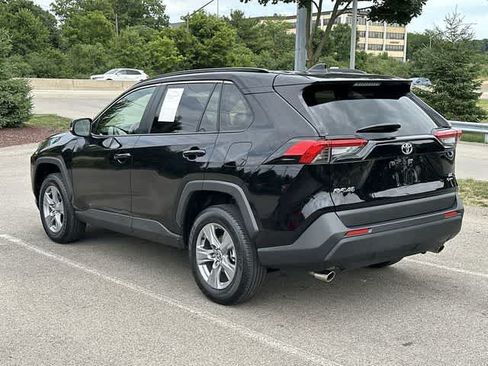 Used 2025 Toyota RAV4 LE AWD/4WD image 30