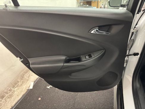 Used 2018 Chevrolet Volt LT w/ LT Driver Confidence Package image 16