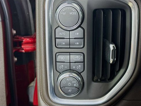Used 2022 GMC Sierra 3500 Denali w/ Denali Ultimate Package AWD/4WD image 11