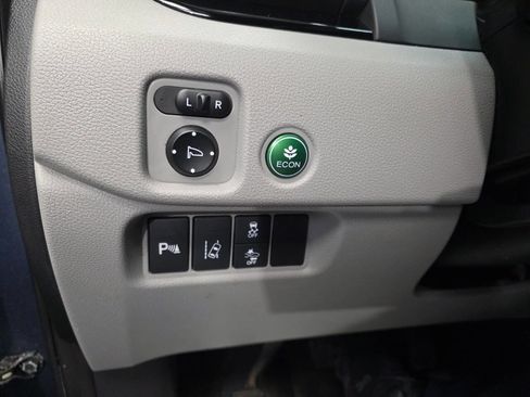 Used 2017 Honda Pilot Touring image 18