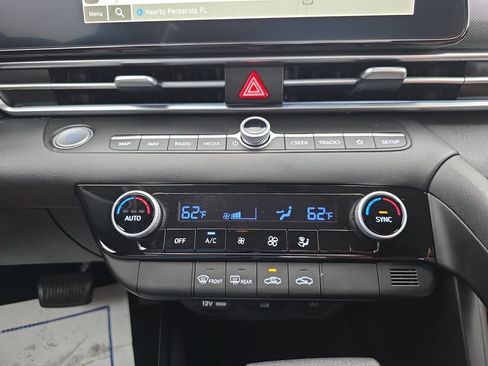 Certified 2024 Hyundai Elantra SEL FWD image 29