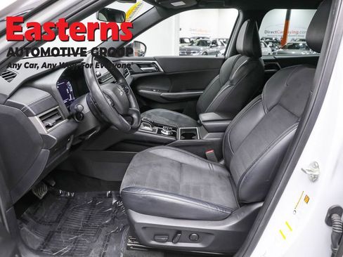 Used 2023 Mitsubishi Outlander SE image 14