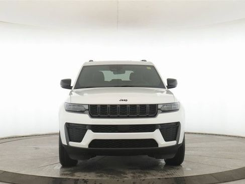 New 2026 Jeep Grand Cherokee Altitude AWD/4WD image 12