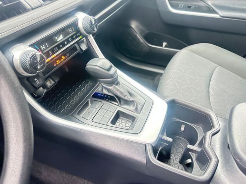 Used 2025 Toyota RAV4 XLE image 41