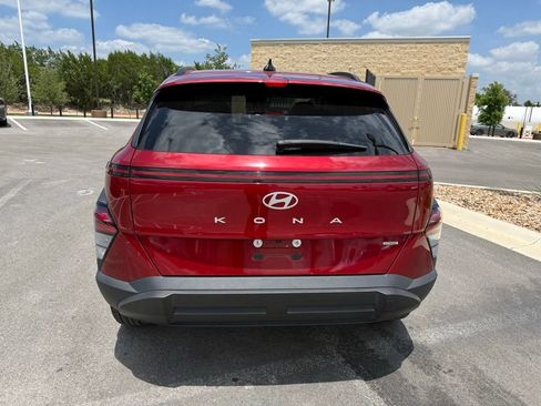 Used 2024 Hyundai Kona SEL AWD/4WD image 5