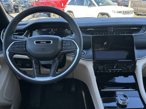New 2025 Jeep Grand Cherokee L Limited image 21