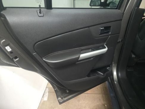 Used 2013 Ford Edge SEL FWD image 13