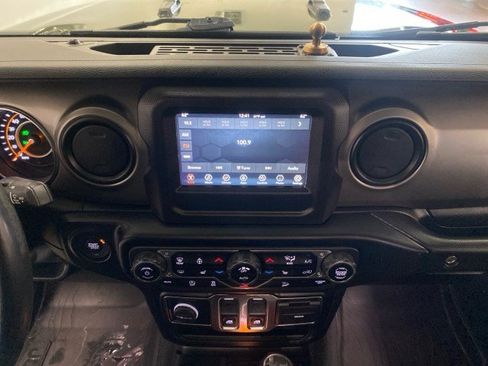 Used 2021 Jeep Wrangler Sport AWD/4WD image 18