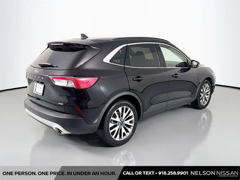 Used 2020 Ford Escape Titanium FWD image 5