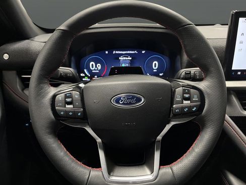 Used 2025 Ford Explorer ST-Line image 16