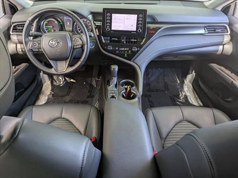 Used 2024 Toyota Camry SE w/ Convenience Package image 18