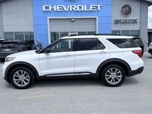 Used 2020 Ford Explorer XLT w/ Equipment Group 202A AWD/4WD image 7