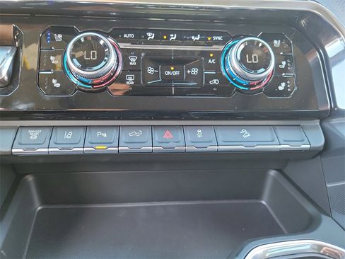 New 2026 GMC Sierra 2500 Denali w/ Denali Reserve Package image 33