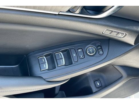 Certified 2022 Honda Accord Touring image 12