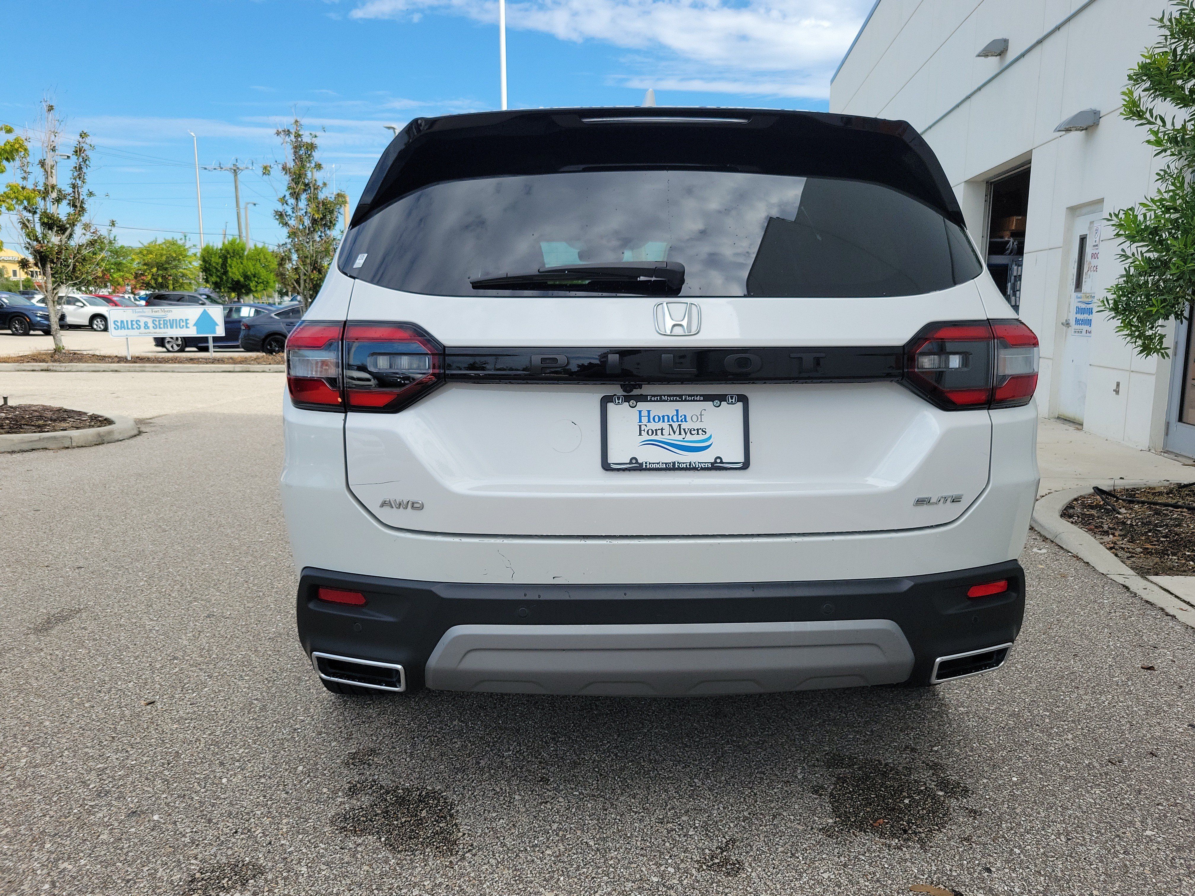 Used 2024 Honda Pilot Elite image 5