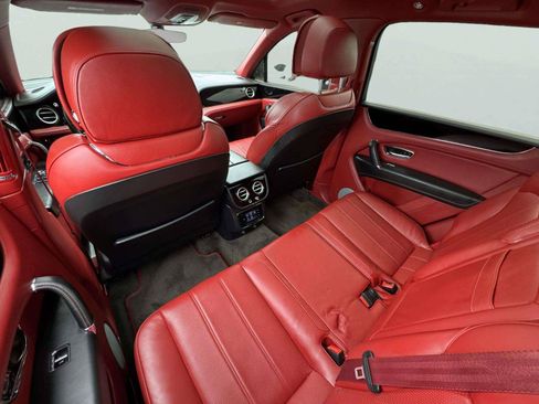 Used 2018 Bentley Bentayga AWD/4WD image 81