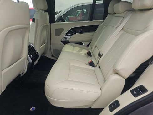 Used 2025 Land Rover Range Rover Long Wheelbase SE AWD/4WD image 9
