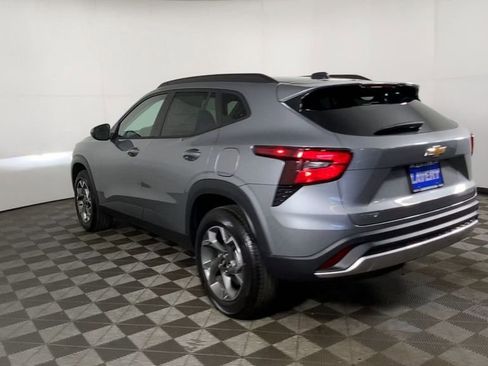 New 2026 Chevrolet Trax LT w/ Driver Confidence Package image 8