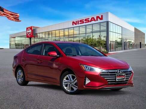 Used 2020 Hyundai Elantra SEL image 1