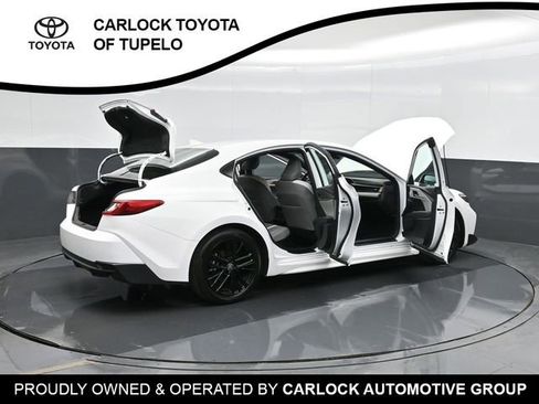 Used 2025 Toyota Camry SE image 45