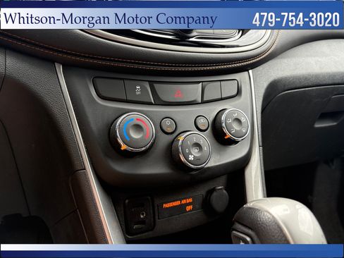 Used 2018 Chevrolet Trax LT w/ LT Convenience Package FWD image 25
