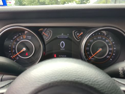 Used 2018 Jeep Wrangler Unlimited Sport AWD/4WD image 14