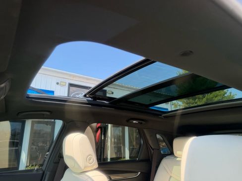 Used 2021 Cadillac XT5 Sportv w/ LPO, Floor Liner Package AWD/4WD image 21