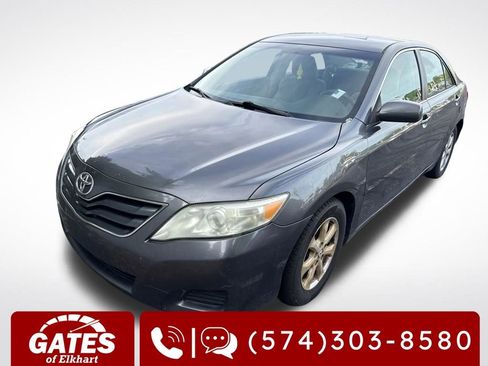 Used 2011 Toyota Camry LE w/ LE Extra-Value Pkg FWD image 1
