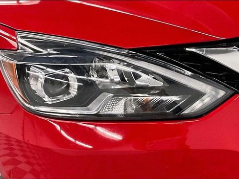 Used 2019 Nissan Sentra SR FWD image 32