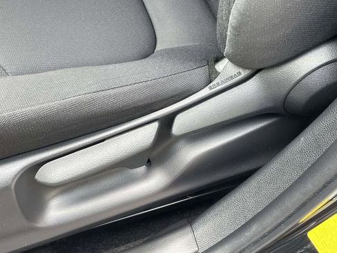 Used 2021 Toyota Corolla LE FWD image 13