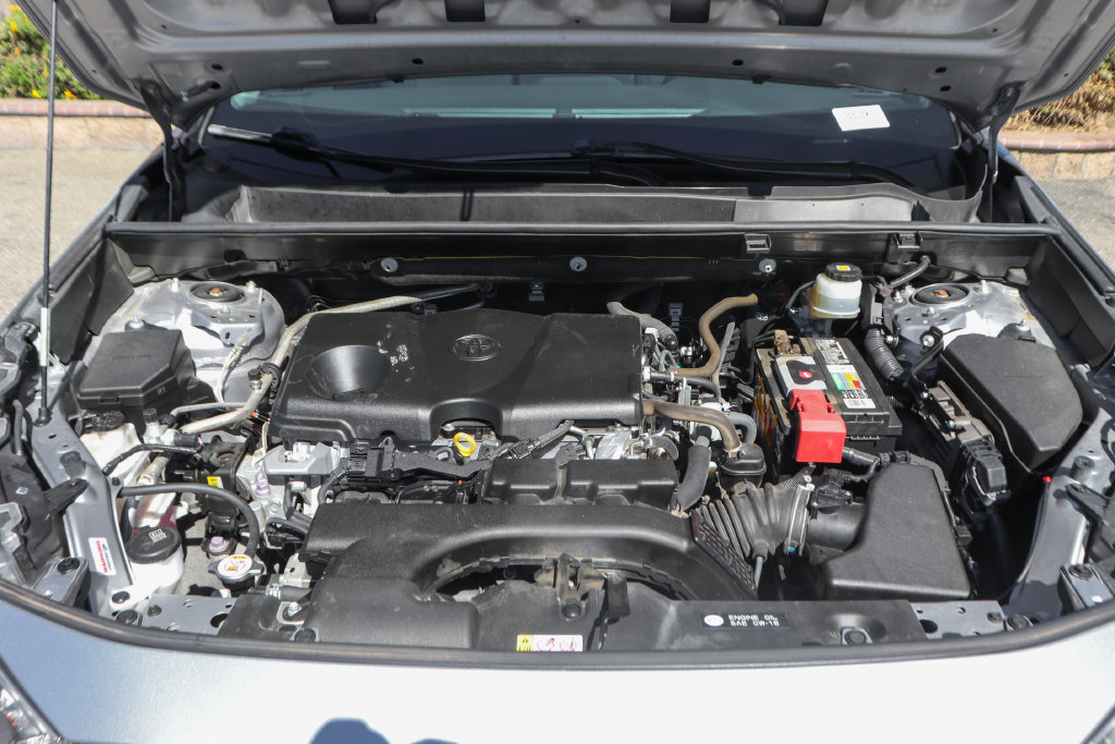 Used 2019 Toyota RAV4 XLE FWD image 11