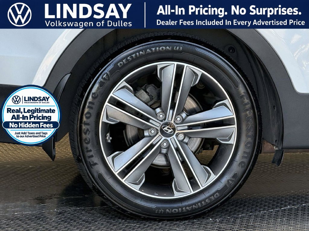 Used 2016 Hyundai Santa Fe SE w/ Option Group 03 AWD/4WD image 7