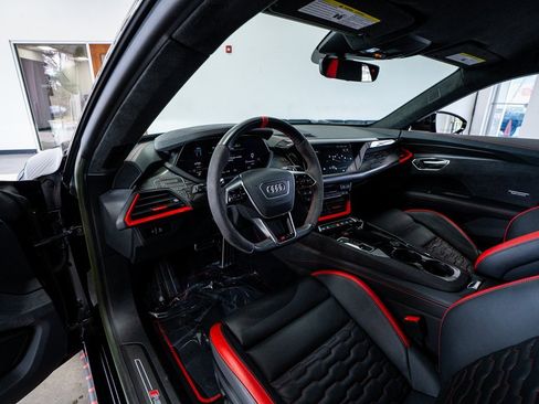 Used 2023 Audi RS e-tron GT image 34