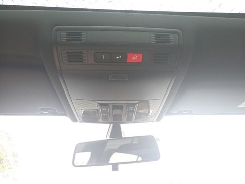 Used 2017 Volkswagen GTI SE image 20