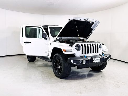 Used 2023 Jeep Wrangler Unlimited Sahara AWD/4WD image 22
